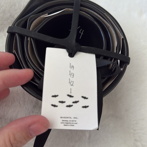 Rae Dunn Halloween Bat Measuring Cups - Picture 6 of 6